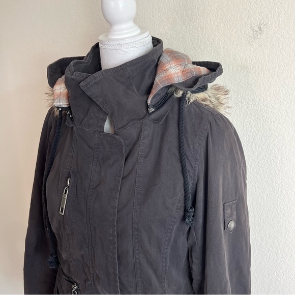BKE Boutique Brown/Grey Button Zipper Embellished Fur Hooded Utility Coat Jacket - Picture 3 of 7